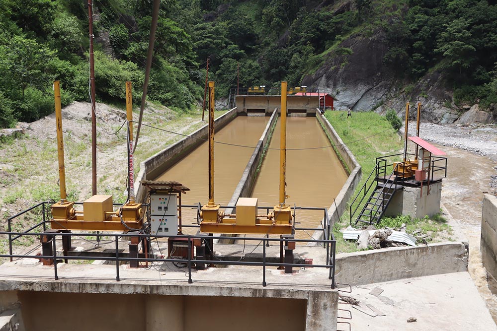 कुलो मर्मत नगरेपछि किसानको आक्रोश, जलविद्युत् उत्पादन नै बन्द गराए