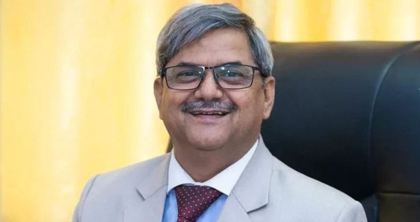 संविधानमा आफै हस्ताक्षर गर्ने अनि आफु अनुकुल फैसला नभए निर्दलीय व्याख्या भयो भन्न मिल्छ ? - बिडारी