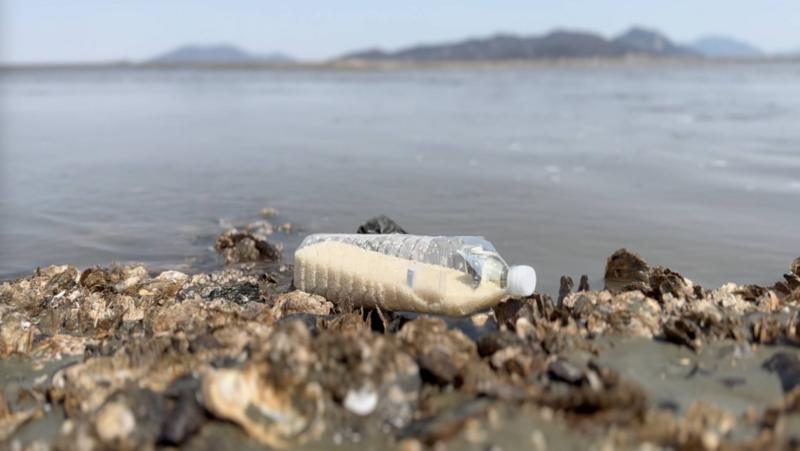 वर्षाैँदेखि प्लास्टिकको बोतलमा चामल भरेर उत्तर कोरिया पठाइ रहेछन् जंग-ओ