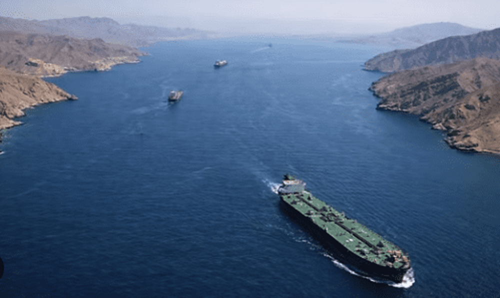 इरानले खुला गर्‍यो हर्मुज जलमार्ग