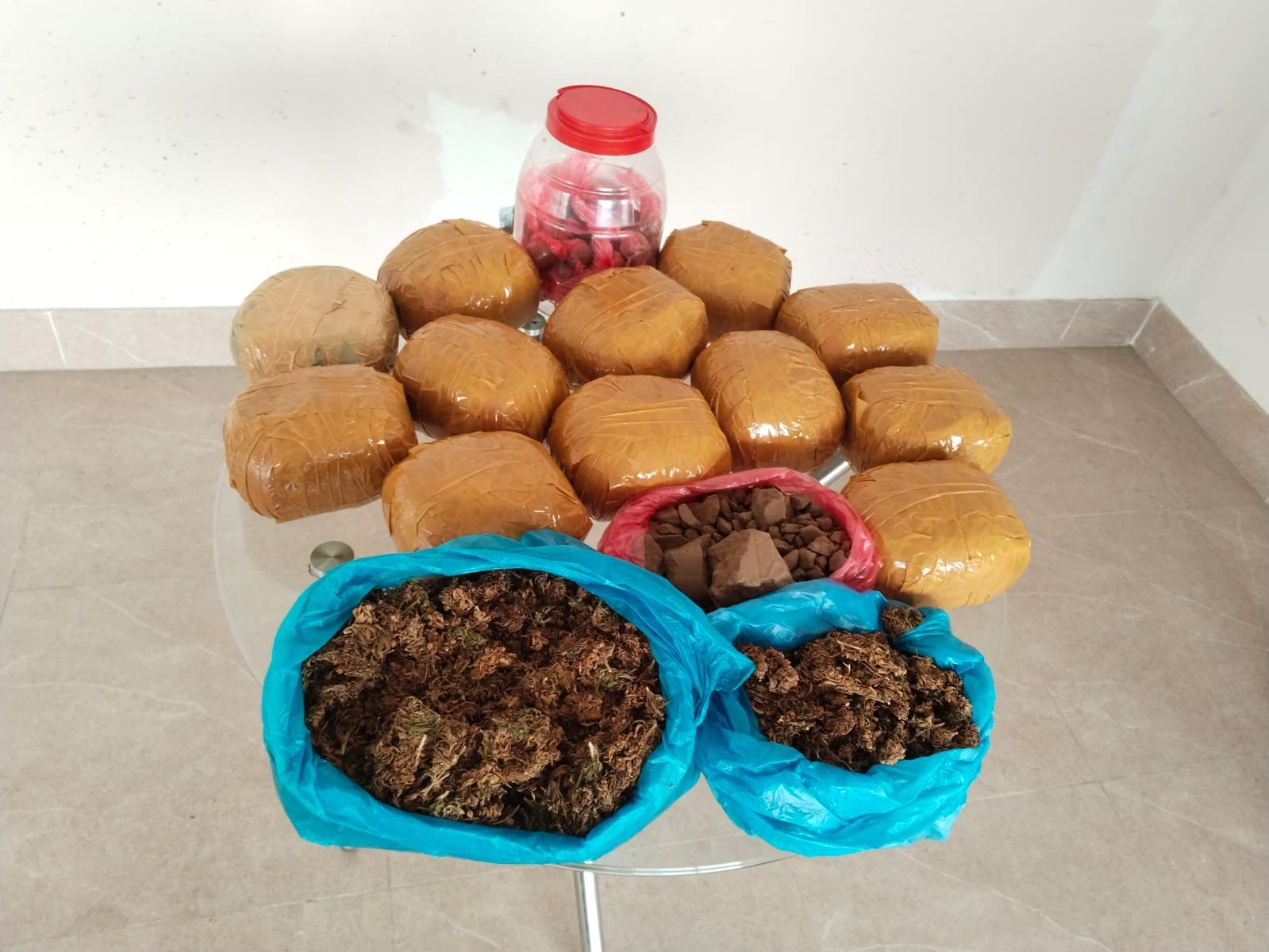 बौद्धमा ‘पोल्याण्ड’ धन्दा, फोहोर थुप्रोबाट पेस्तोल बरामद