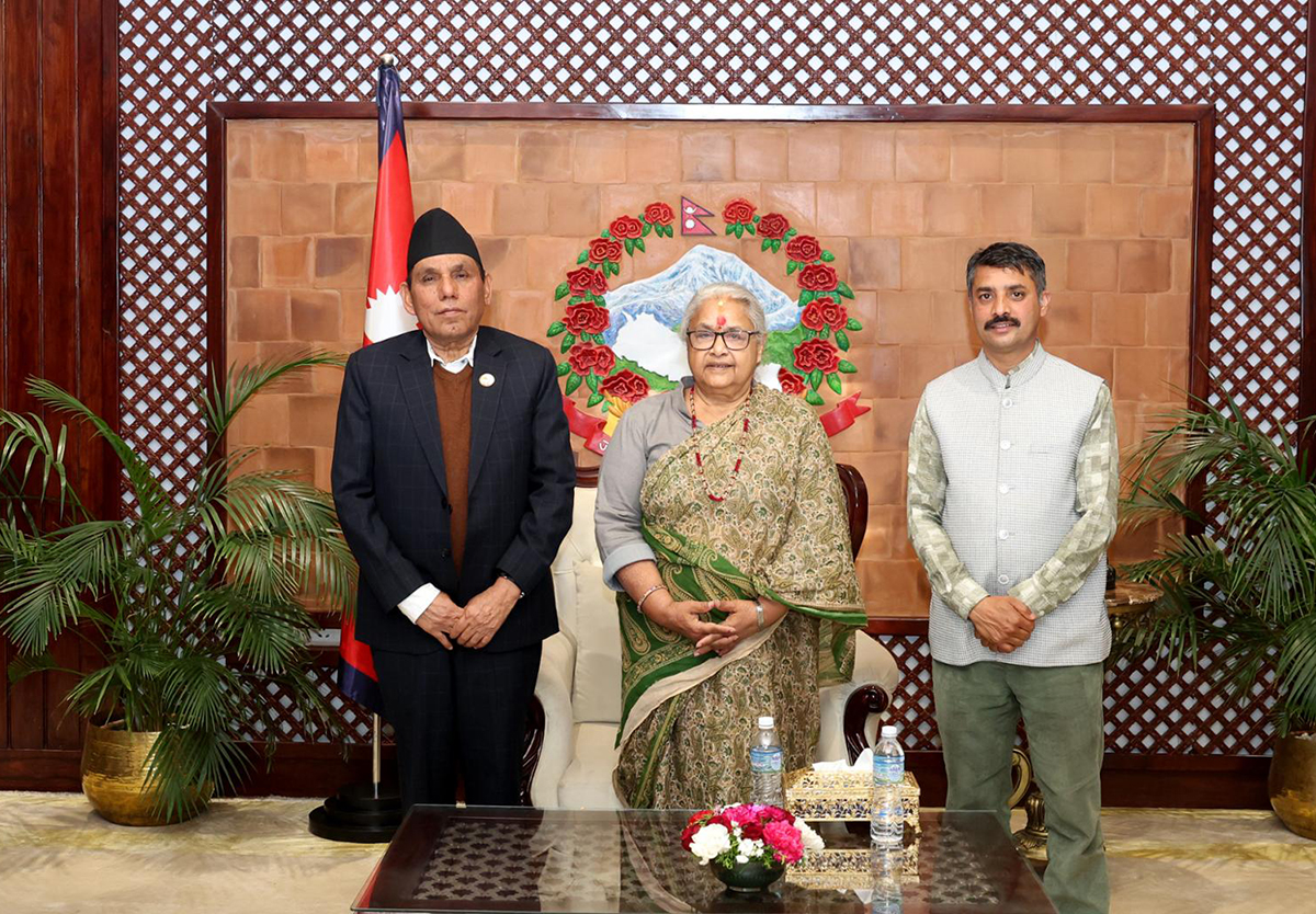 प्रधानमन्त्री कार्की र राष्ट्रियसभाका अध्यक्ष दाहालबीच शिष्टाचार भेट