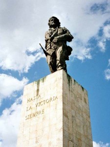 statue_of_che_guevara_santa_clara_cuba_photo_gov
