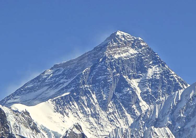 Mt._Everest_from_Gokyo_Ri_November_5,_2012_Cropped-750