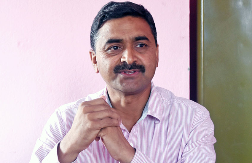 पार्टीभित्र झाँगिएको भ्रष्ट प्रवृत्तिलाई सरकारले नै हस्तक्षेप गर्नुपर्छ